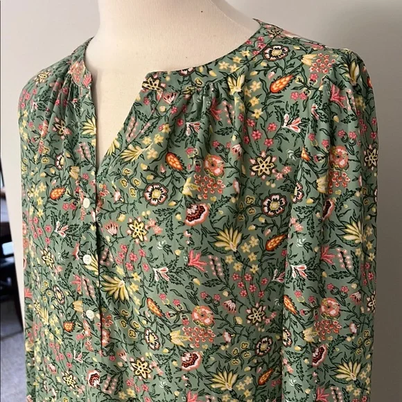 LOFT Green Blouse with Mandarin Collar and Long Sleeves - Picture 3 of 6